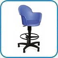 Cadeira Gogo Basic caixa com bra�o. Seu design se integra aos mais diversos ambientes como �reas de comunica��o, restaurantes, salas de treinamento, �reas de lazer, copas, lanchonetes e caf�s, entre outros. Por ser injetada em polipropileno, � de f�cil limpeza e manuten��o e extremamente resistente. Dispon�vel tamb�m com estrutura fixa preta, prata ou cromada.