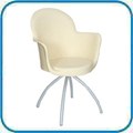 Cadeira Gogo Basic raio base ep�xi cinza. Seu design se integra aos mais diversos ambientes como �reas de comunica��o, restaurantes, salas de treinamento, �reas de lazer, copas, lanchonetes e caf�s, entre outros. Por ser injetada em polipropileno, � de f�cil limpeza e manuten��o e extremamente resistente. Dispon�vel tamb�m com estrutura fixa preta, prata ou cromada.